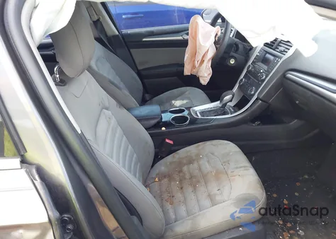 2013 Ford Fusion S z USA, uszkodzony, nr VIN 3FA6P0G71DR278328